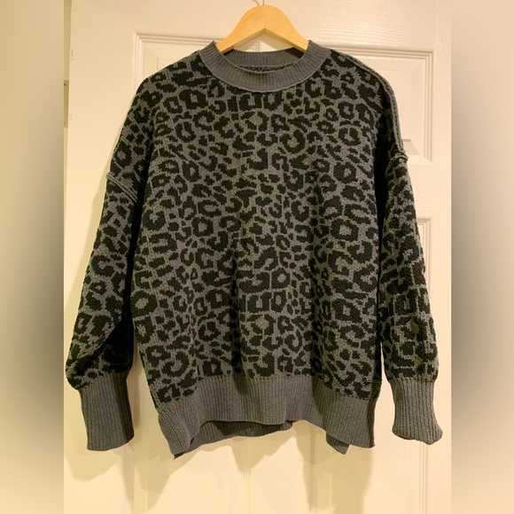 Abercrombie & Fitch Sweaters - Women’ Abercrombie chenille sweater